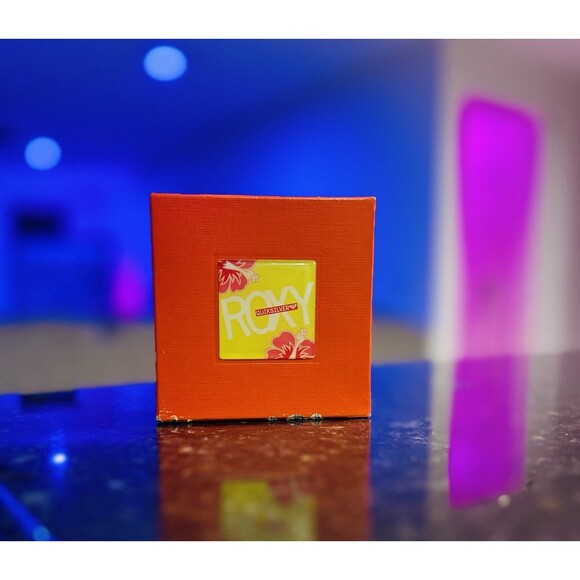 Vintage New In Box Yellow RARE Alarm Clock Roxy Quiksilver - Picture 6 of 8